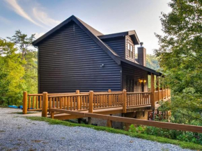 Bearadise Ridge A rustic cabin in the heart of Wears Valley just 4 miles from the GSMNP entrance